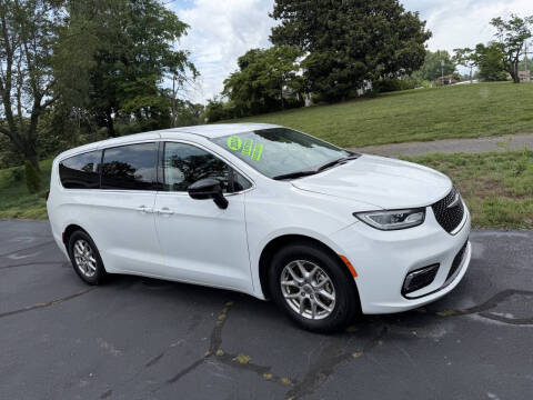 2024 Chrysler Pacifica Touring L
