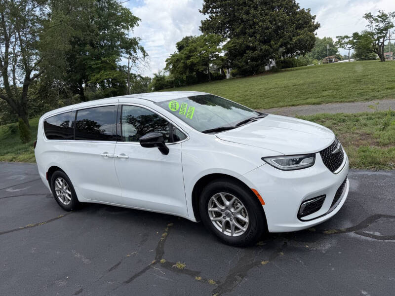 2024 Chrysler Pacifica Touring L
