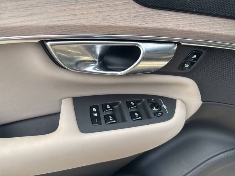 2025 Volvo XC90 B6 Plus Bright Theme 7P