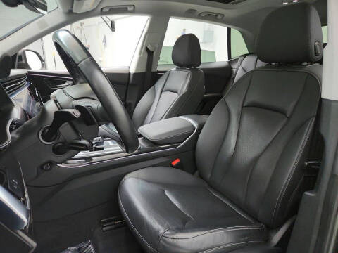 2019 Audi Q8 quattro Premium Plus 55 TFSI