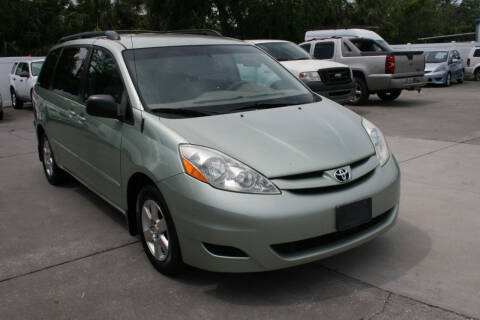 2007 Toyota Sienna for sale at Mike's Trucks & Cars in Port Orange FL