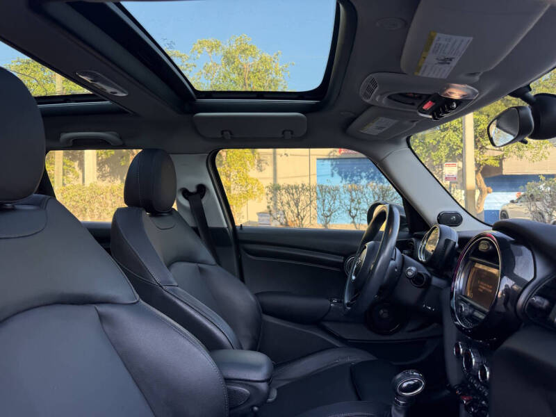 2017 MINI Hardtop 4 Door Cooper