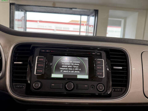 2015 Volkswagen Beetle Convertible 1.8T Classic PZEV