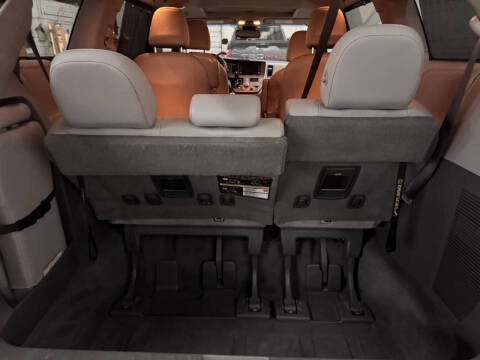 2020 Toyota Sienna XLE 8-Passenger