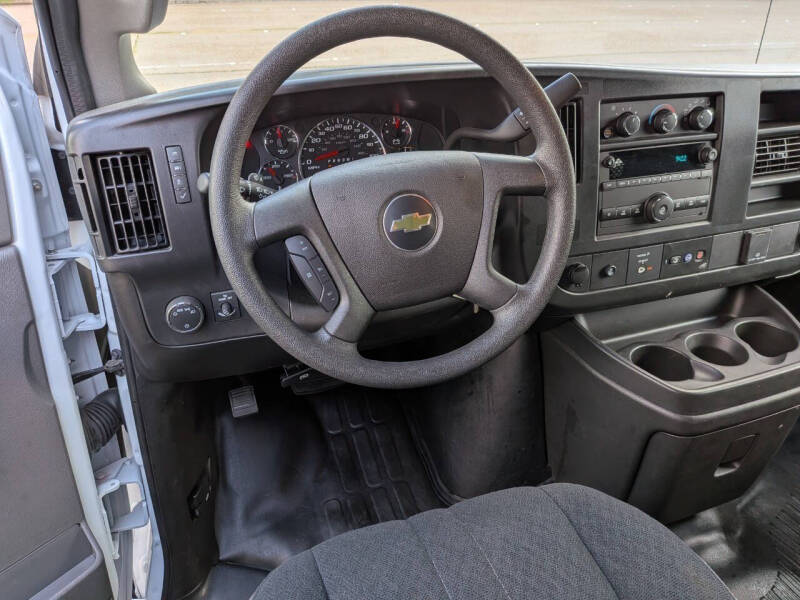 2025 Chevrolet Express 2500