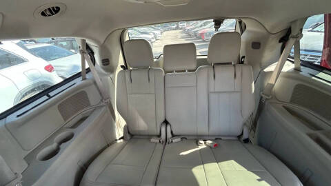 2011 Chrysler Town and Country Touring-L