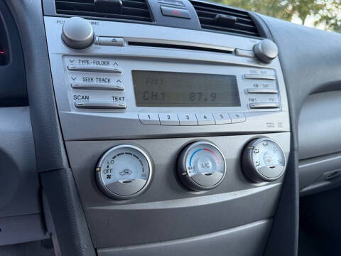 2011 Toyota Camry LE