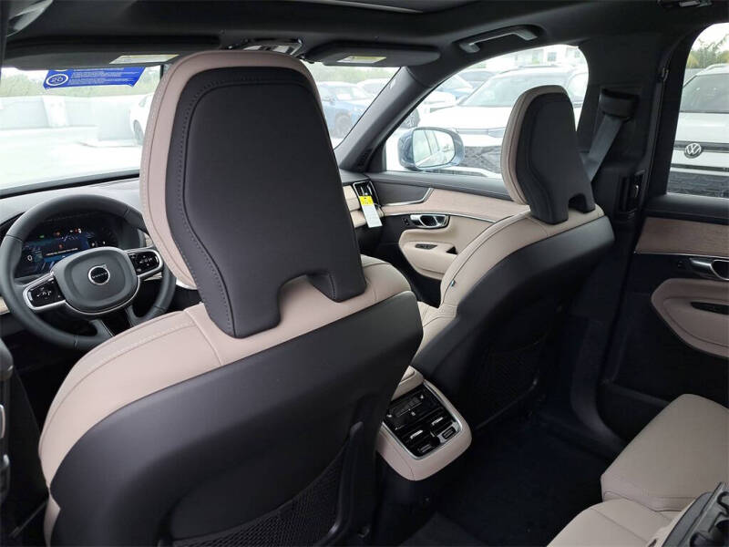 2026 Volvo XC90 B6 Core