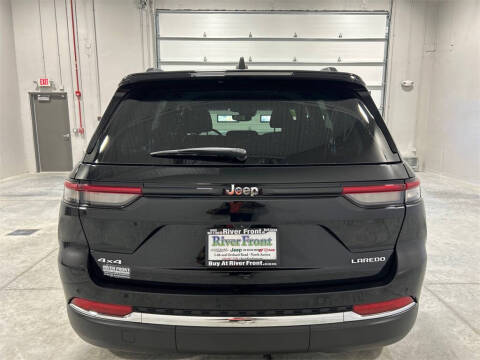 2023 Jeep Grand Cherokee Laredo