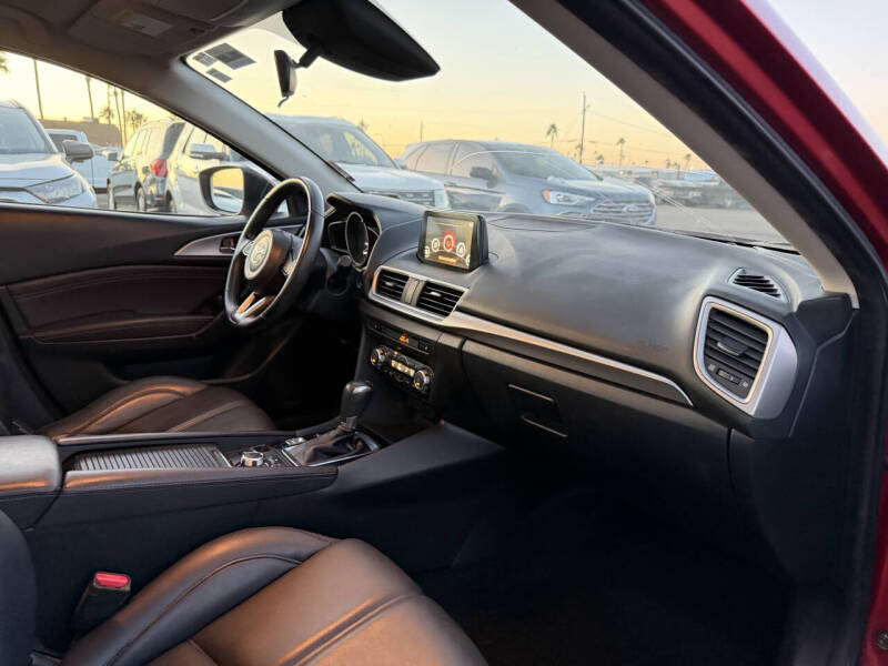 2018 Mazda MAZDA3 Touring