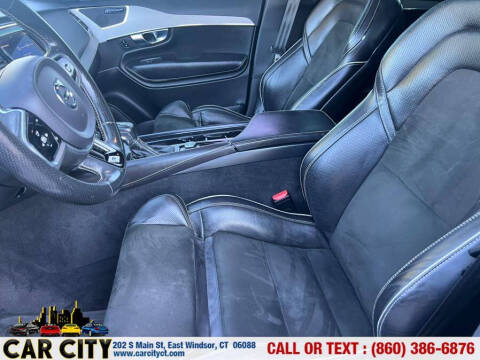 2017 Volvo XC90 T5 R-Design