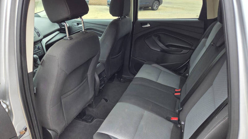 2017 Ford Escape SE - Photo 12