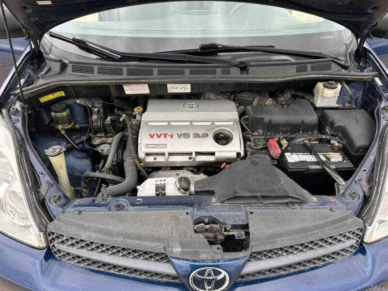 2004 Toyota Sienna