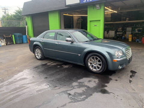 2005 Chrysler 300 for sale at Xpress Auto Sales in Roseville MI