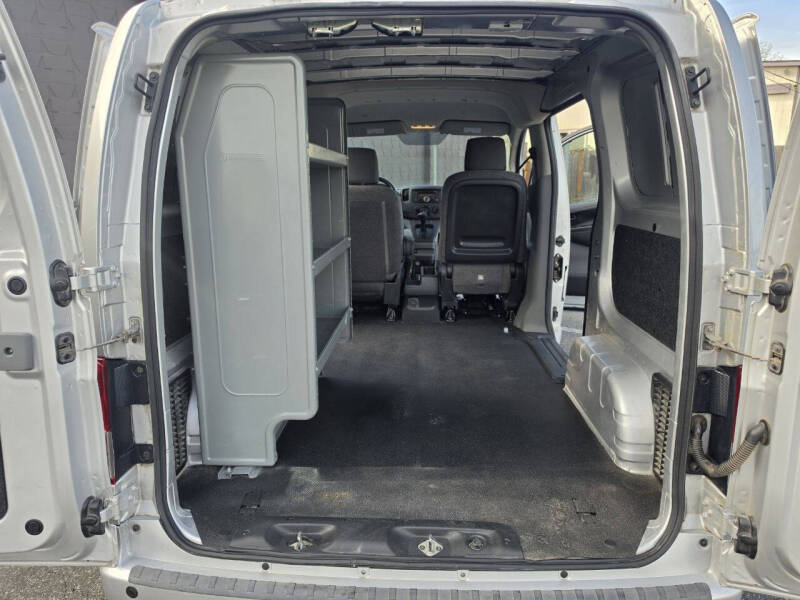 2017 Nissan NV200 SV