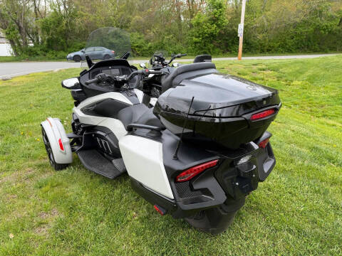 2021 Can-Am RT