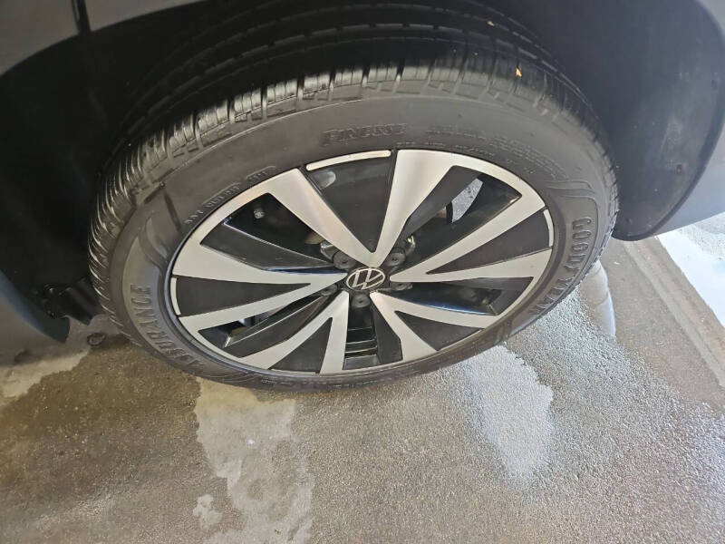 2024 Volkswagen Taos SE