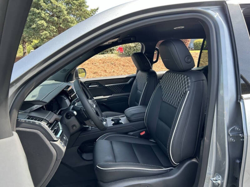 2025 GMC Acadia Denali