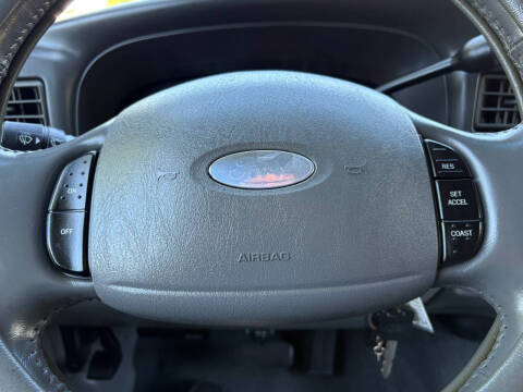 2004 Ford Excursion XLS