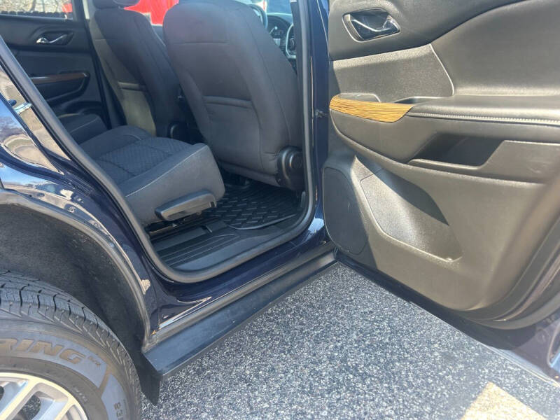 2017 GMC Acadia SLE-2