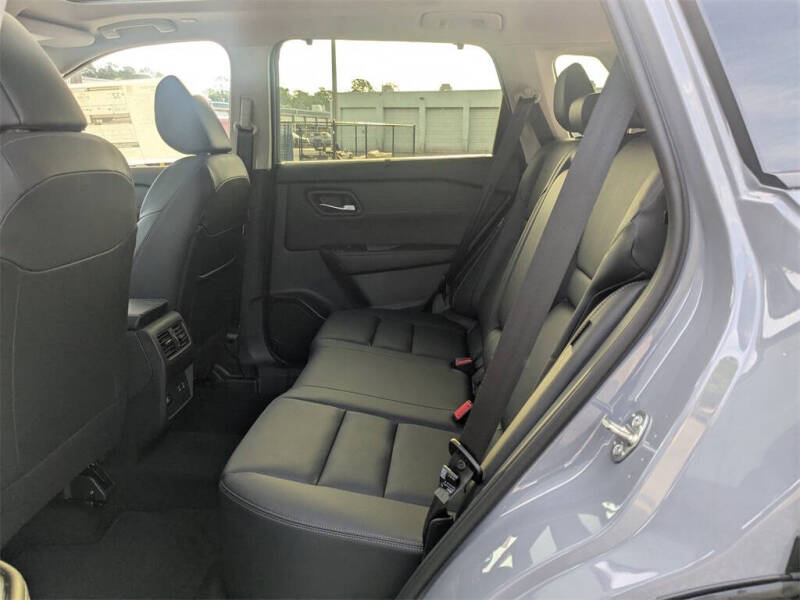 2025 Nissan Rogue SL