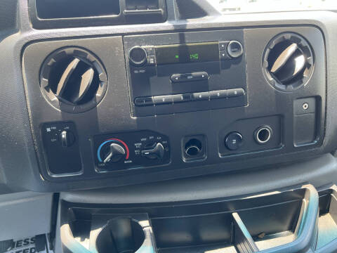 2013 Ford E-Series E-350 SD