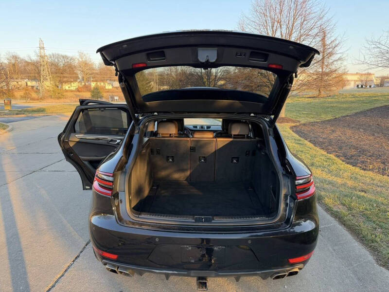 2015 Porsche Macan Turbo