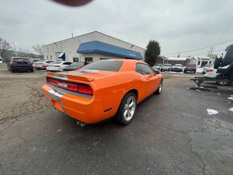 2012 Dodge Challenger SXT Plus