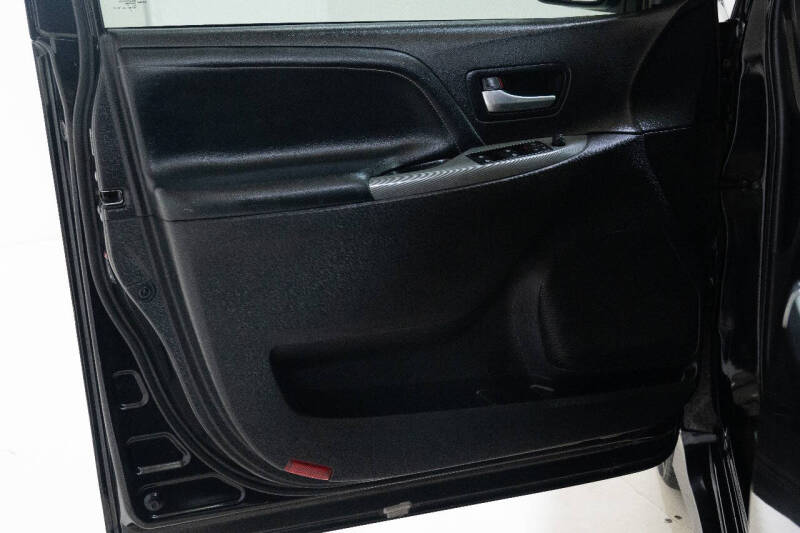 2018 Toyota Sienna SE Premium 8-Passenger