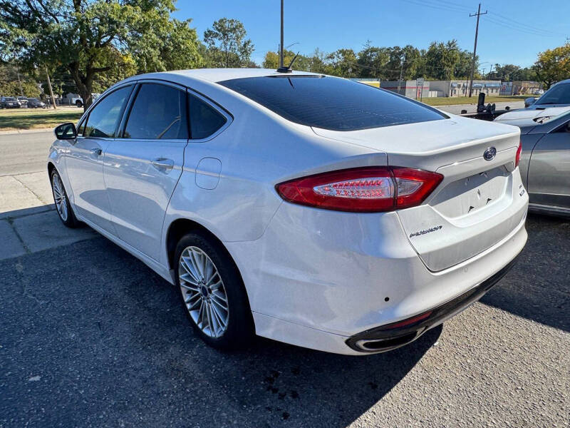 2016 Ford Fusion SE