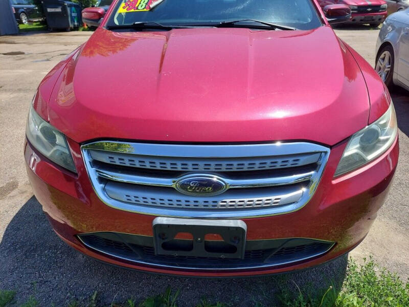 2010 Ford Taurus for sale at Car Connection in Yorkville IL