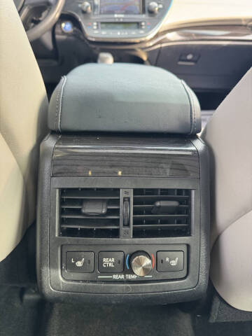 2013 Toyota Avalon Hybrid Limited