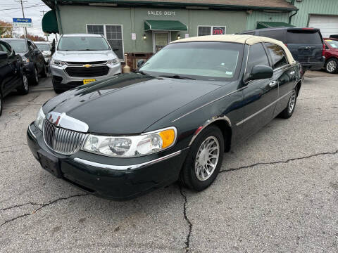 2002 Lincoln Town Car for sale at ASHLAND AUTO SALES in Columbia MO