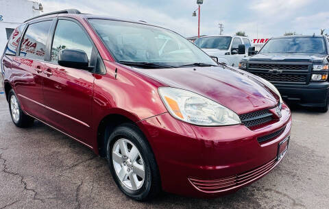2005 Toyota Sienna LE 7 Passenger