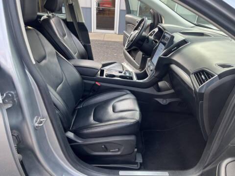 2022 Ford Edge Titanium