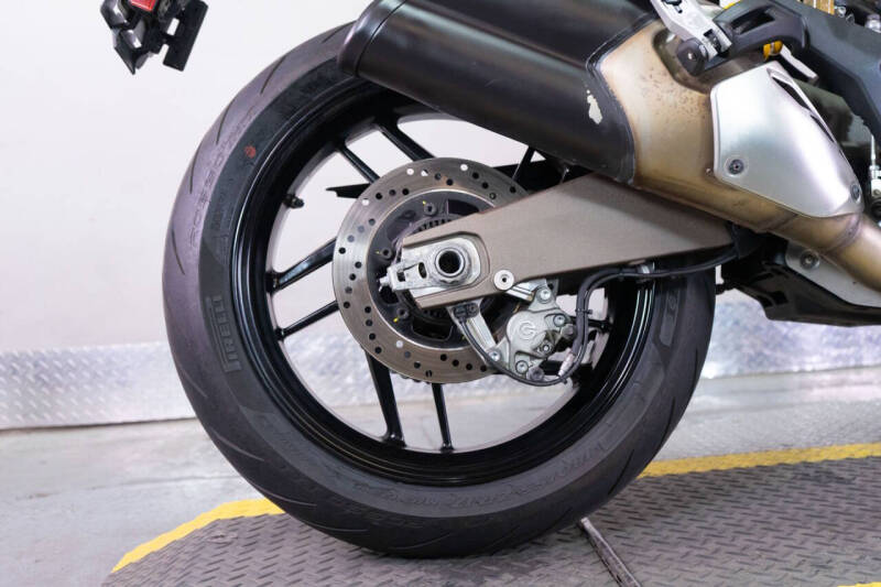 2016 Ducati Monster 821 Stripe