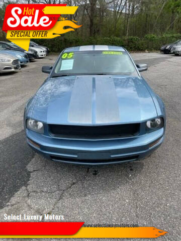2005 Ford Mustang for sale at Select Luxury Motors in Cumming GA