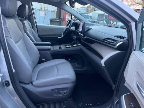 2021 Toyota Sienna XLE 7-Passenger