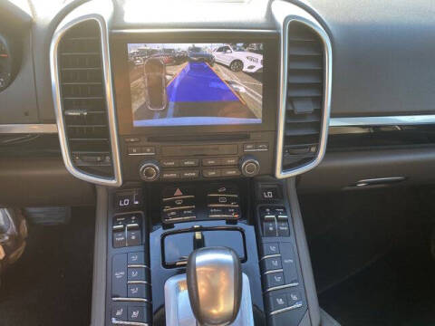 2017 Porsche Cayenne Platinum Edition