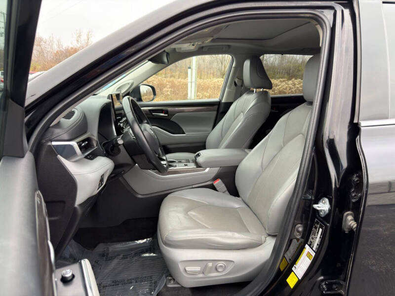 2022 Toyota Highlander Hybrid Limited