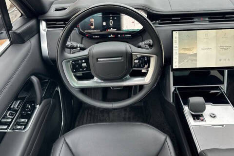 2025 Land Rover Range Rover P400 SE