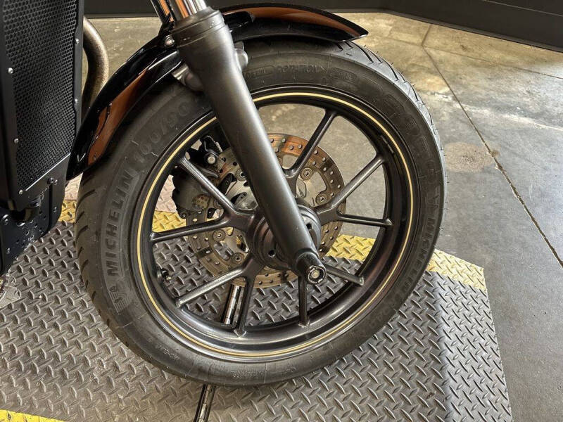 2017 Triumph Street Cup Jet Black/Silver Ic