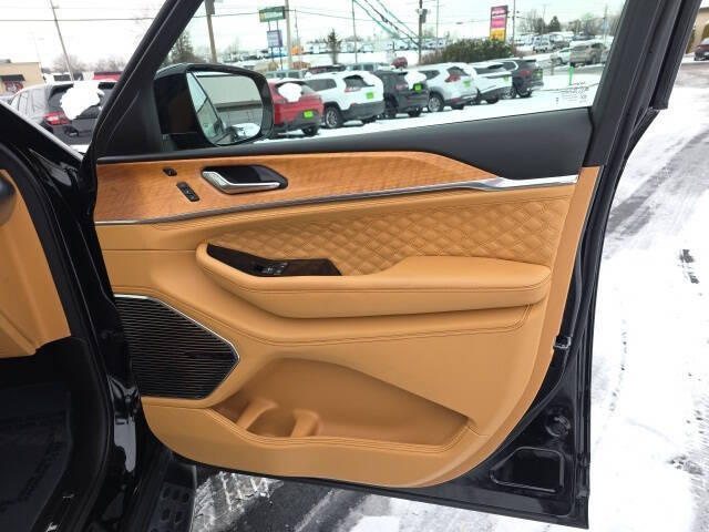 2024 Jeep Grand Cherokee Summit