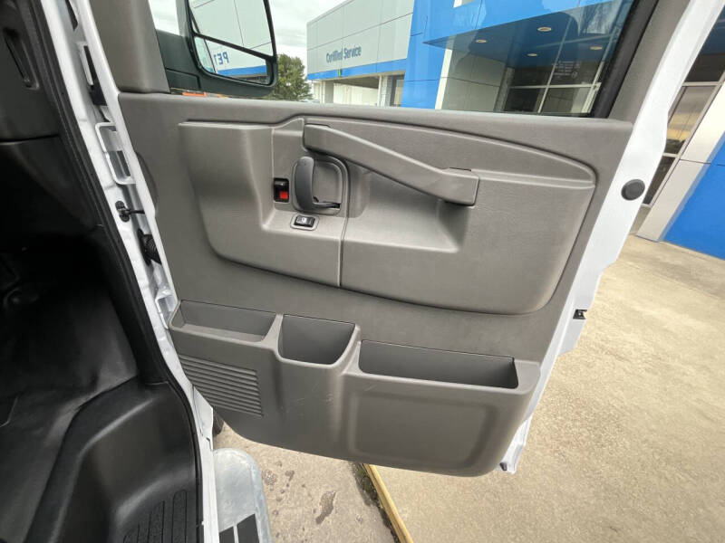 2024 Chevrolet Express 2500