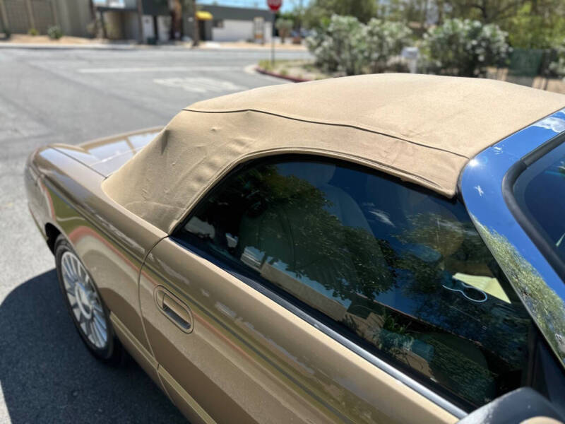 2005 Ford Thunderbird Deluxe