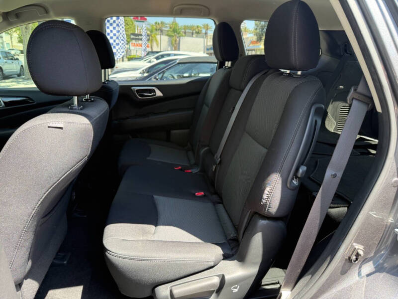 2018 Nissan Pathfinder S