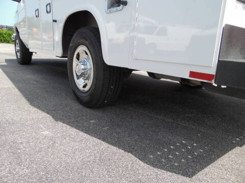 2025 Ford E-350