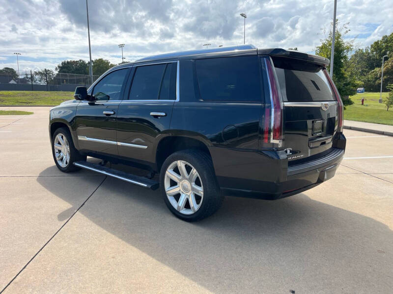 2016 Cadillac Escalade Premium photo 3