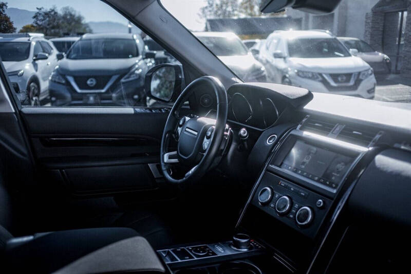 2020 Land Rover Discovery SE