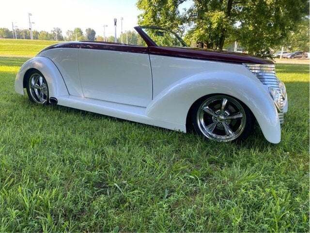 1937 Ford ROADSTER 5